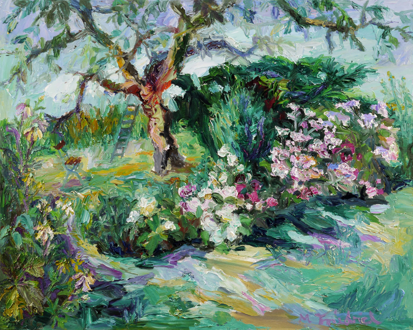 Kirschbaum mit Sonnenhut und Hortensien